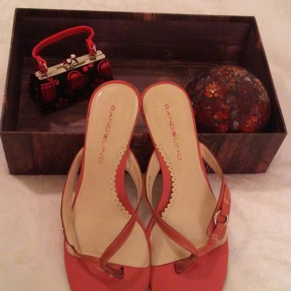 Kitten heel sandal